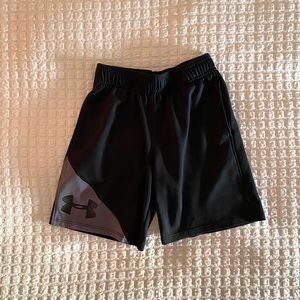 Under Armour Boys Shorts | Size 6